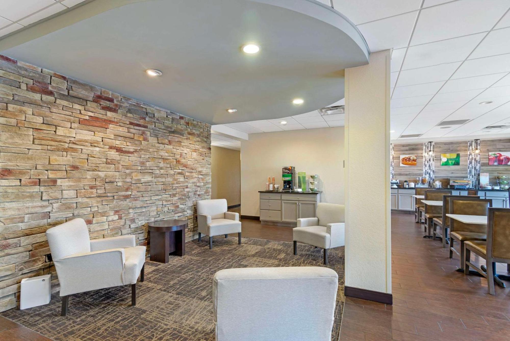 Quality Inn Valley - West Point Exterior foto